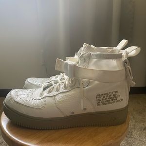 Nike SF Air Force-1 Mid